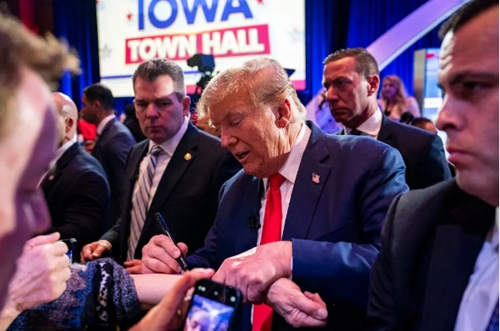 Bầu cử Mỹ 2024: Cựu Tổng thống Donald Trump giành chiến thắng trong cuộc bầu cử sơ bộ tại Iowa